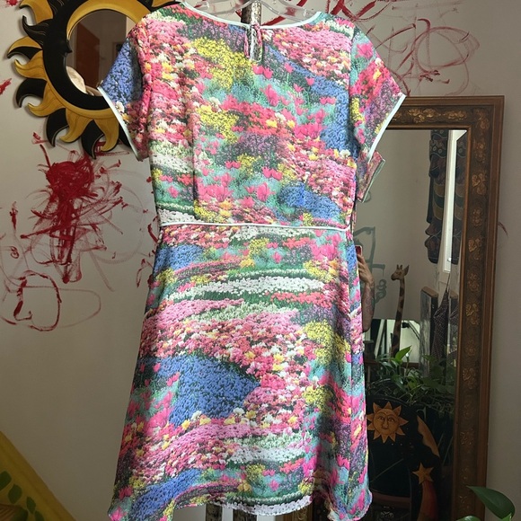 Yumi Multicolor Floral Mini Dress 6/8 - Picture 7 of 16